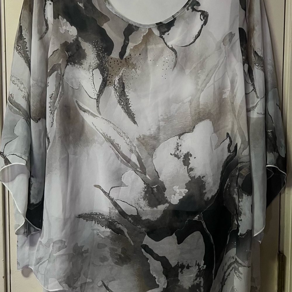 Energe ~ Women’s ~ Top ~ Large ~ Blouse